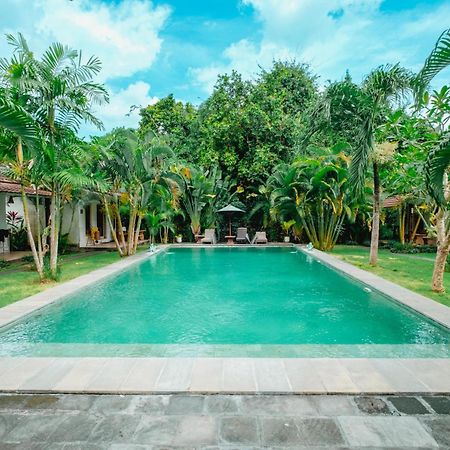 Agung Wiwin Homestay & Restaurant Mengwi Buitenkant foto