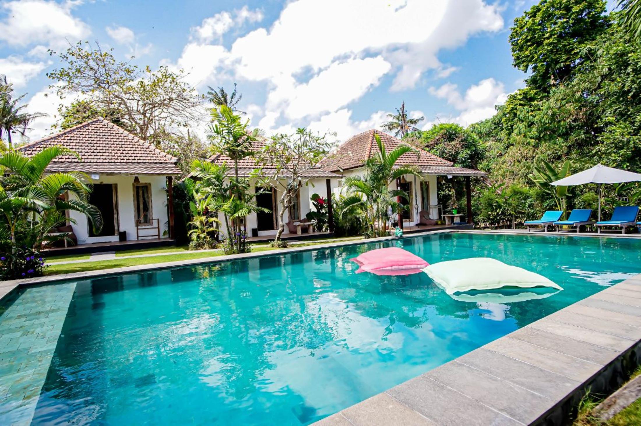 Agung Wiwin Homestay & Restaurant Mengwi Buitenkant foto