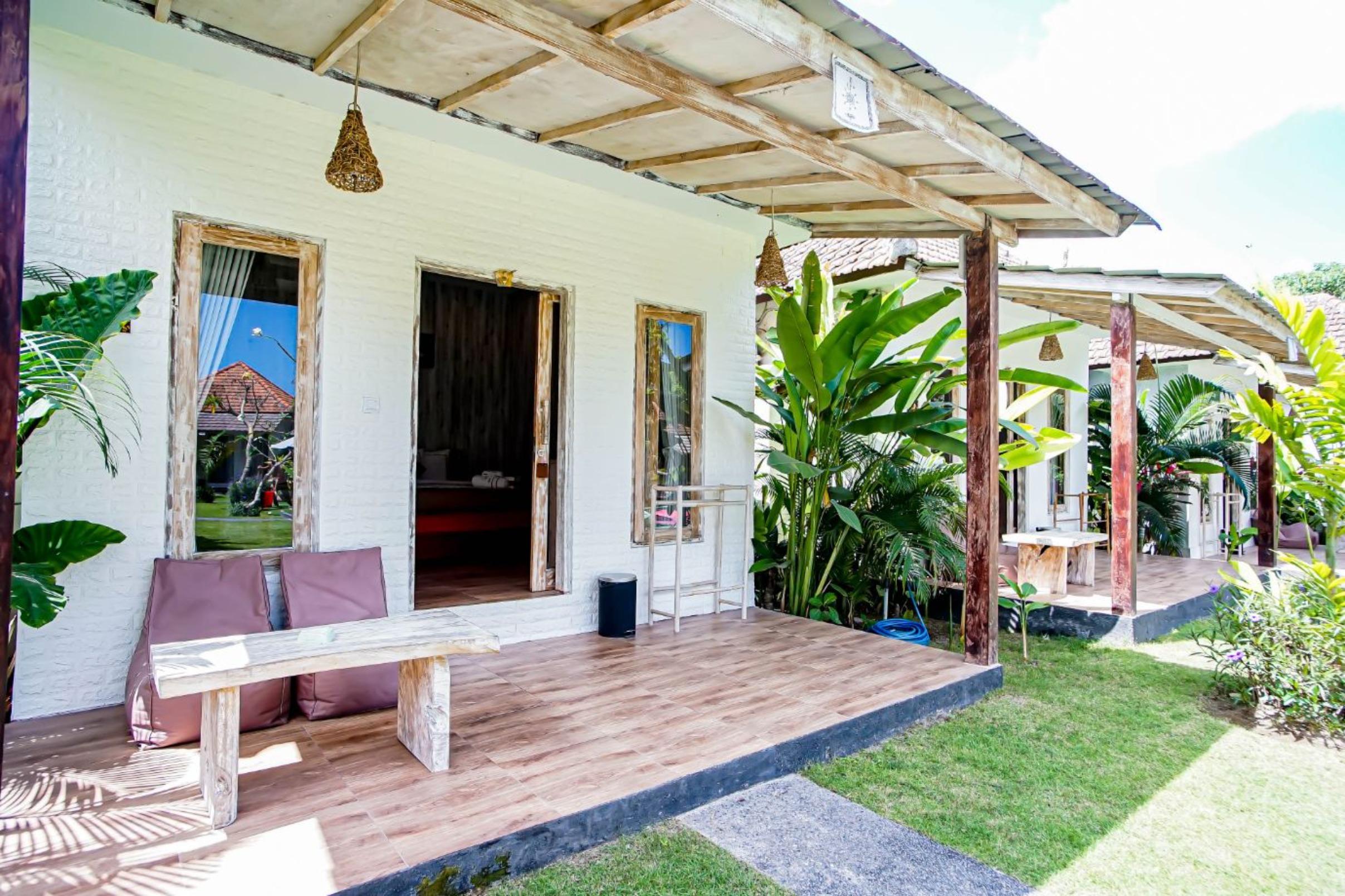 Agung Wiwin Homestay & Restaurant Mengwi Buitenkant foto