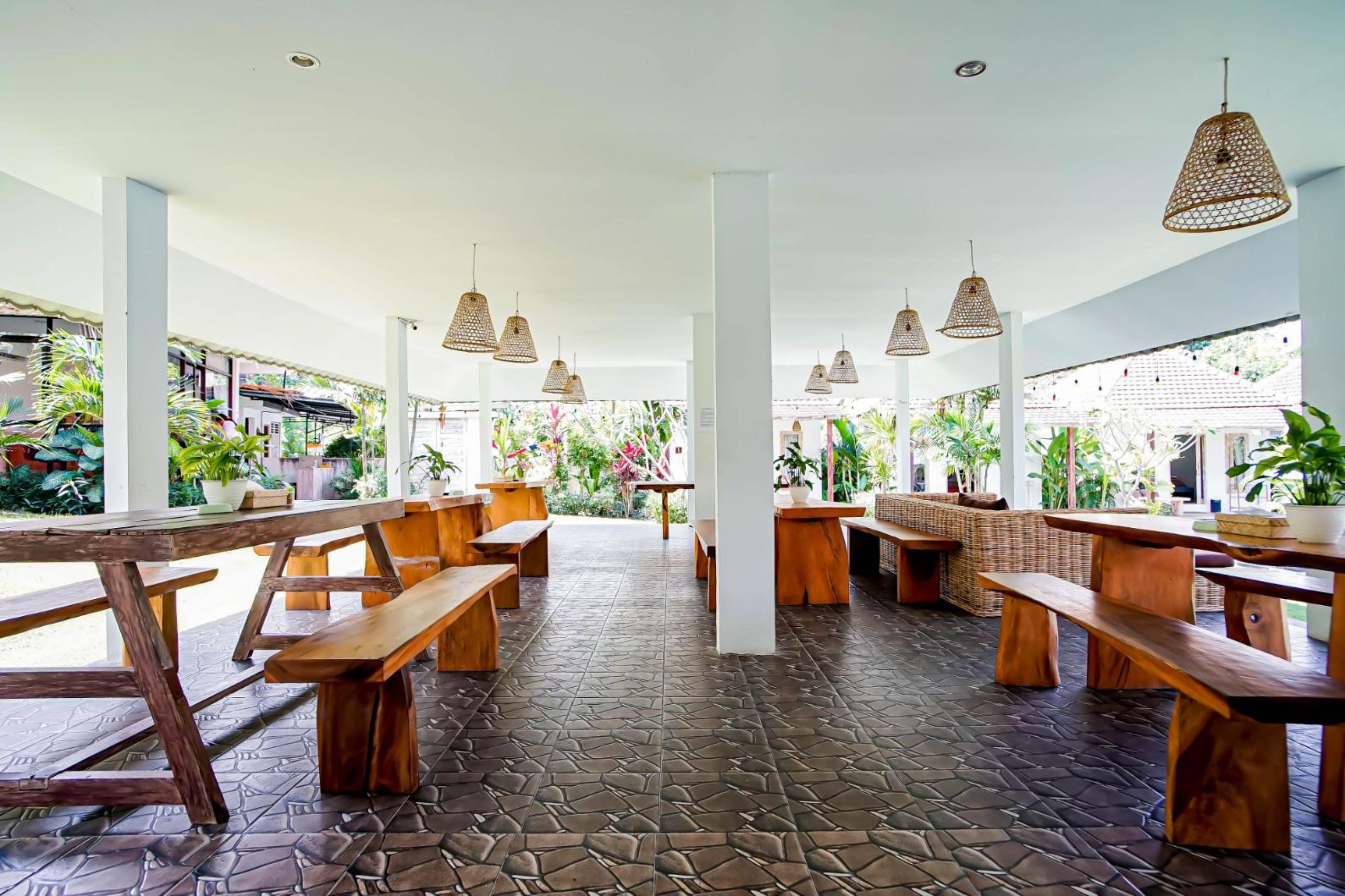 Agung Wiwin Homestay & Restaurant Mengwi Buitenkant foto